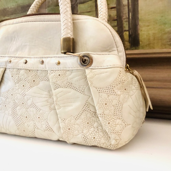 R & Y Augousti White leather Cut Floral Shoulder Bag pleated braided suede lined